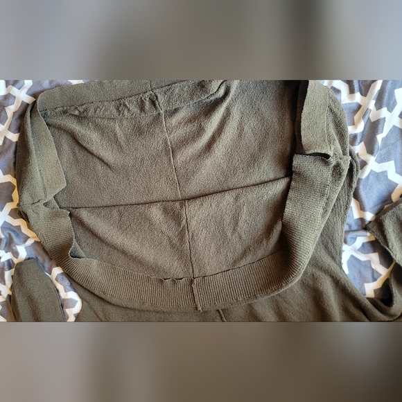 Anthropologie Sparrow Olive Green 3/4 Sleeve Light Knit Top Sz Small - Picture 10 of 10